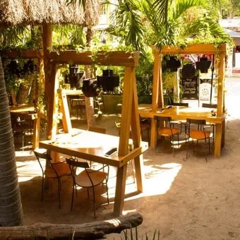 Restaurante-Naranjas-Holbox-con-Reservandonos-15