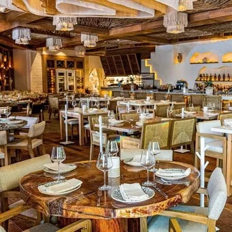 Restaurante-Ilios-Playa-del-Carmen-Reservandonos.com-1