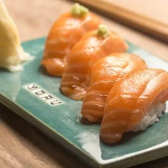 Yoru-Handroll-and-Sushi-Bar-Roma-Norte-con-Reservandonos-2