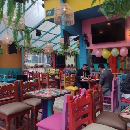 fonda-la-alcagueta-bar-bogota-reserva-reservandonos-1