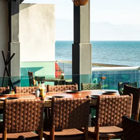 coco-bichi-cocina-de-playa-tiki-bar-bucerias-con-reservandonos-3