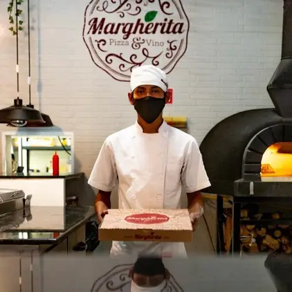 margherita-pizza-y-vino-sucursal-naciones-reserva-reservandonos-10