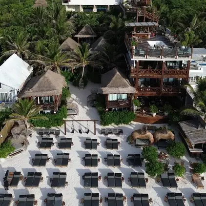 agave-restaurant-beach-club-con-reservandonos-3