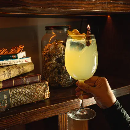 cocteleria-de-gin-gin-satelite-con-reservandonos-3