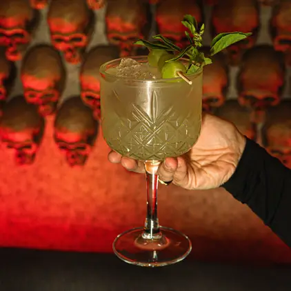 cocteleria-de-gin-gin-satelite-con-reservandonos-4