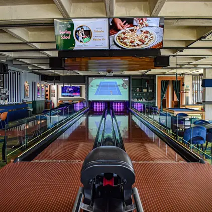 billy-gin-bowling-alley-cancun-con-reservandonos-reserva-11