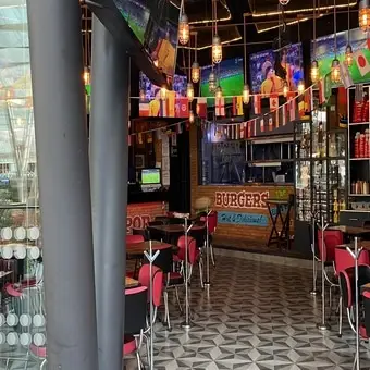 Restaurante-Burger-Bar-Joint-Toreo-con-Reservandonos-9
