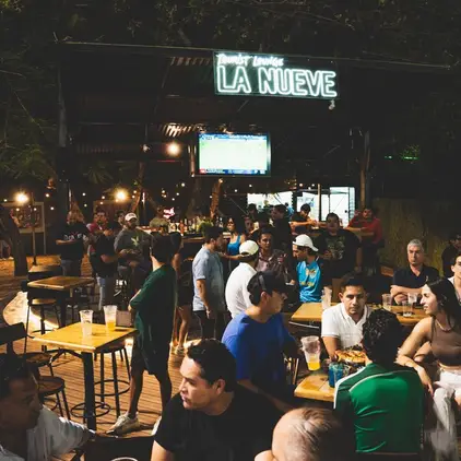 la-nueve-tourist-lounge-by-cancun-fc-by-reservandonos-6