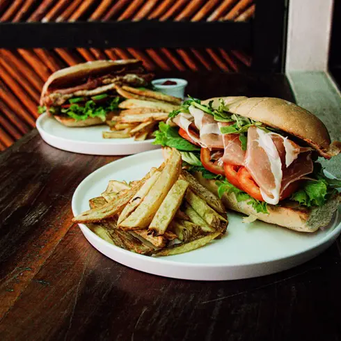 7 restaurantes para comer barato en Bacalar