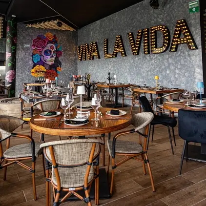 restaurante-latina-galerias-metepec-con-reservandonos-1