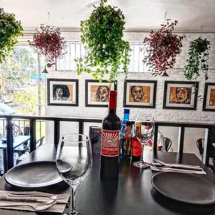 restaurante-la-caracola-cocina-de-mar-guadalajara-reserva-reservandonos-(5)