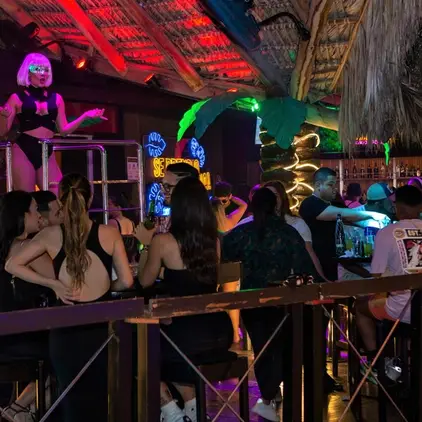 congo-bar-cancun-reserva-reservandonos-3