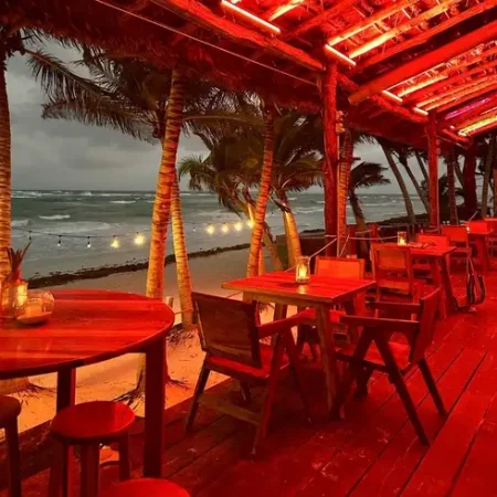 mia-restaurant-beach-club-tulum-con-reservandonos-3