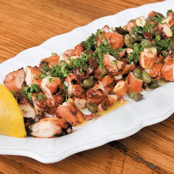 Ouzeria-Restaurante-Reservandonos-2