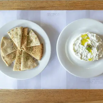 Mythos-Restaurante-Reservandonos-2