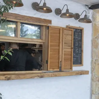 Mythos-Restaurante-Reservandonos-3