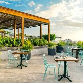 Restaurante-Cinco-Playa-del-Carmen-con-Reservandonos-5