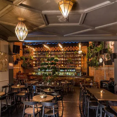 sucursal-de-gin-gin-cibeles-con-reservandonos-22